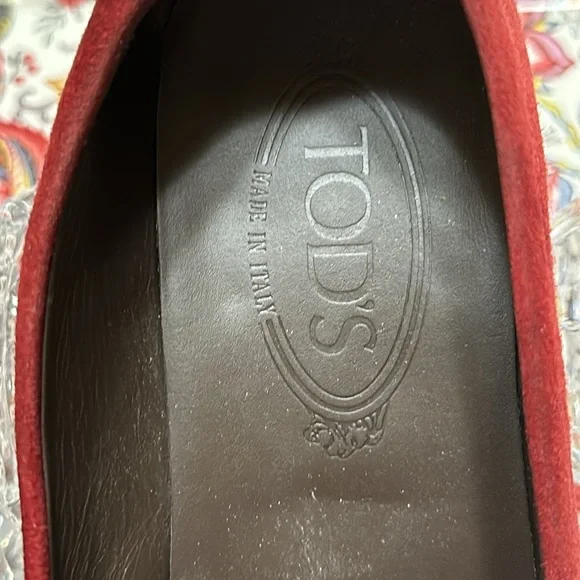 Tod’s Red Suede Size 39 Driving Shoes Loafers EUC - Picture 3 of 11
